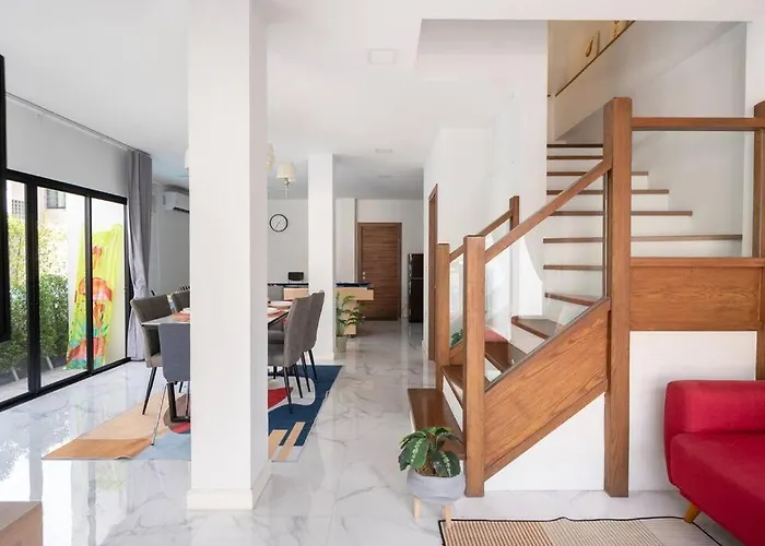 別墅 Miq Ekkamai3_pool Villa_3br House 曼谷
